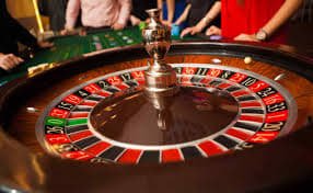 Live European Roulette wheel display on angka ular platform